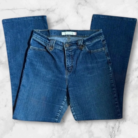 Levi's Denim - 💟Levi’s Perfectly Slimming Jeans